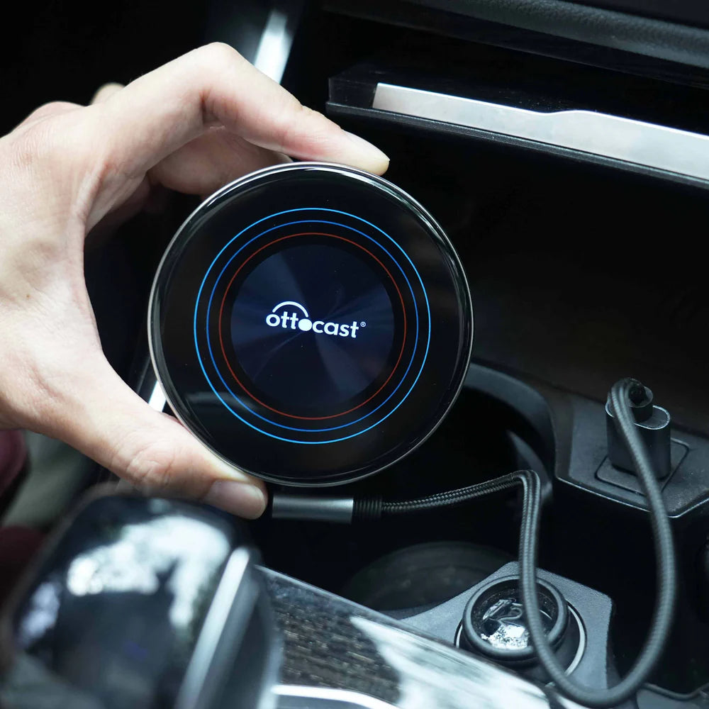 OTTOAIBOX I3をBMW車内で接続するイメージ