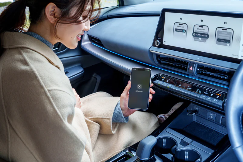 MINI Nova 3.0を接続して車載画面とスマートフォンを連携するイメージ