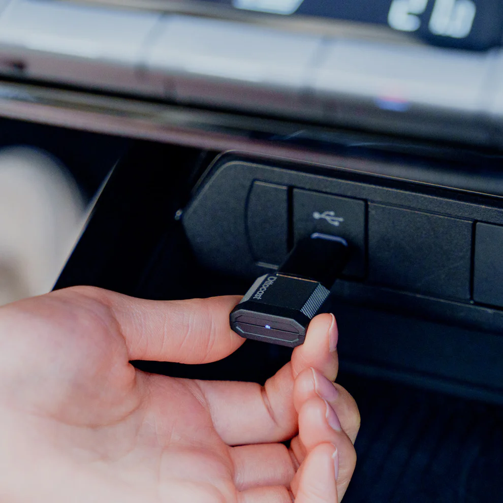 MINI Nova 3.0を車両USBへ接続するイメージ