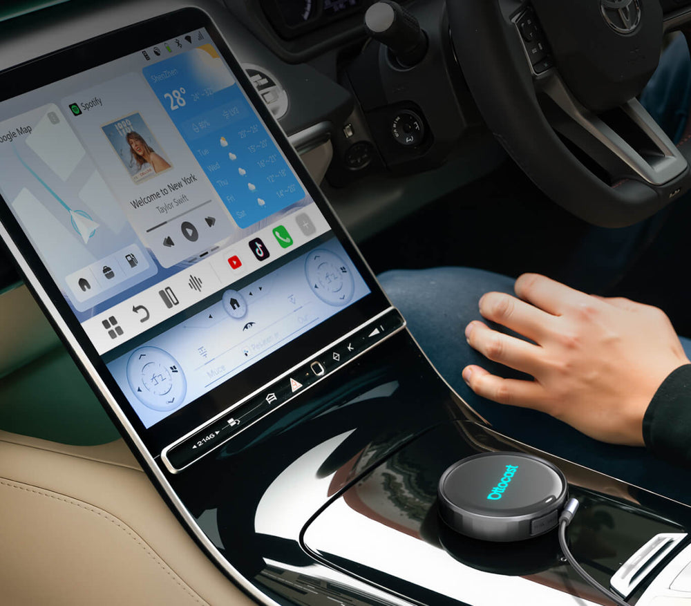 OTTOAIBOX P3 Proを車内で利用しているイメージ