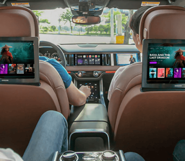 OTTOAIBOX P3で車内映像を後席モニターへ出力するイメージ